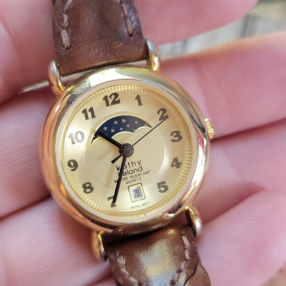 Vintage Watches Kathy Ireland Moonphase Quartz Watch Leather Band Japan - Picture 7 of 10